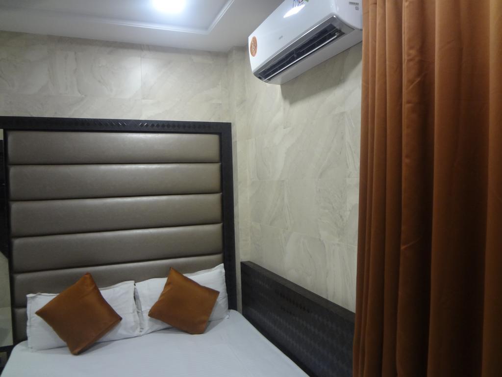 Hotel Karishma Mumbai Exterior photo