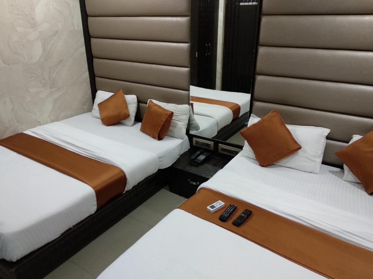 Hotel Karishma Mumbai Exterior photo