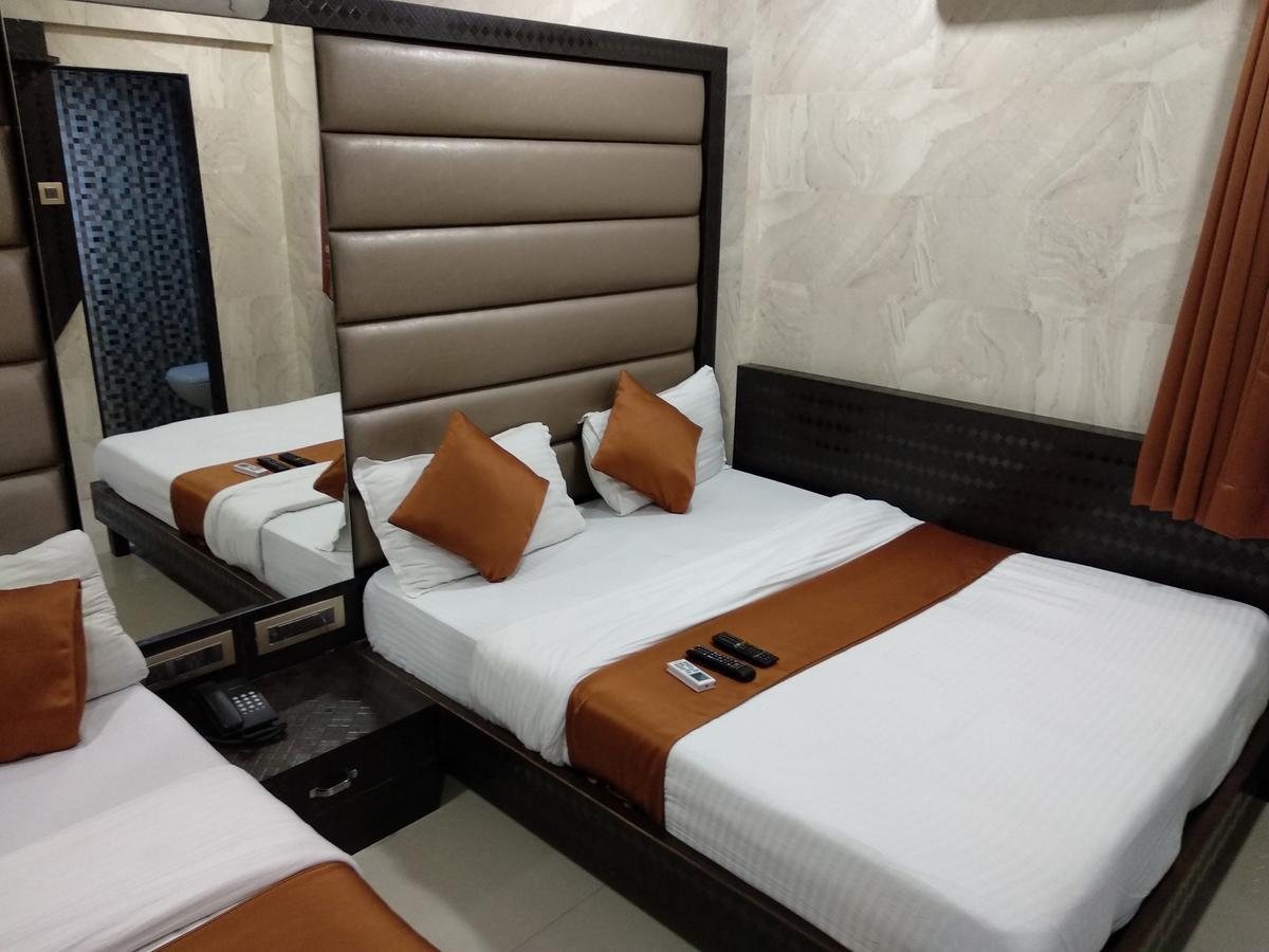 Hotel Karishma Mumbai Exterior photo