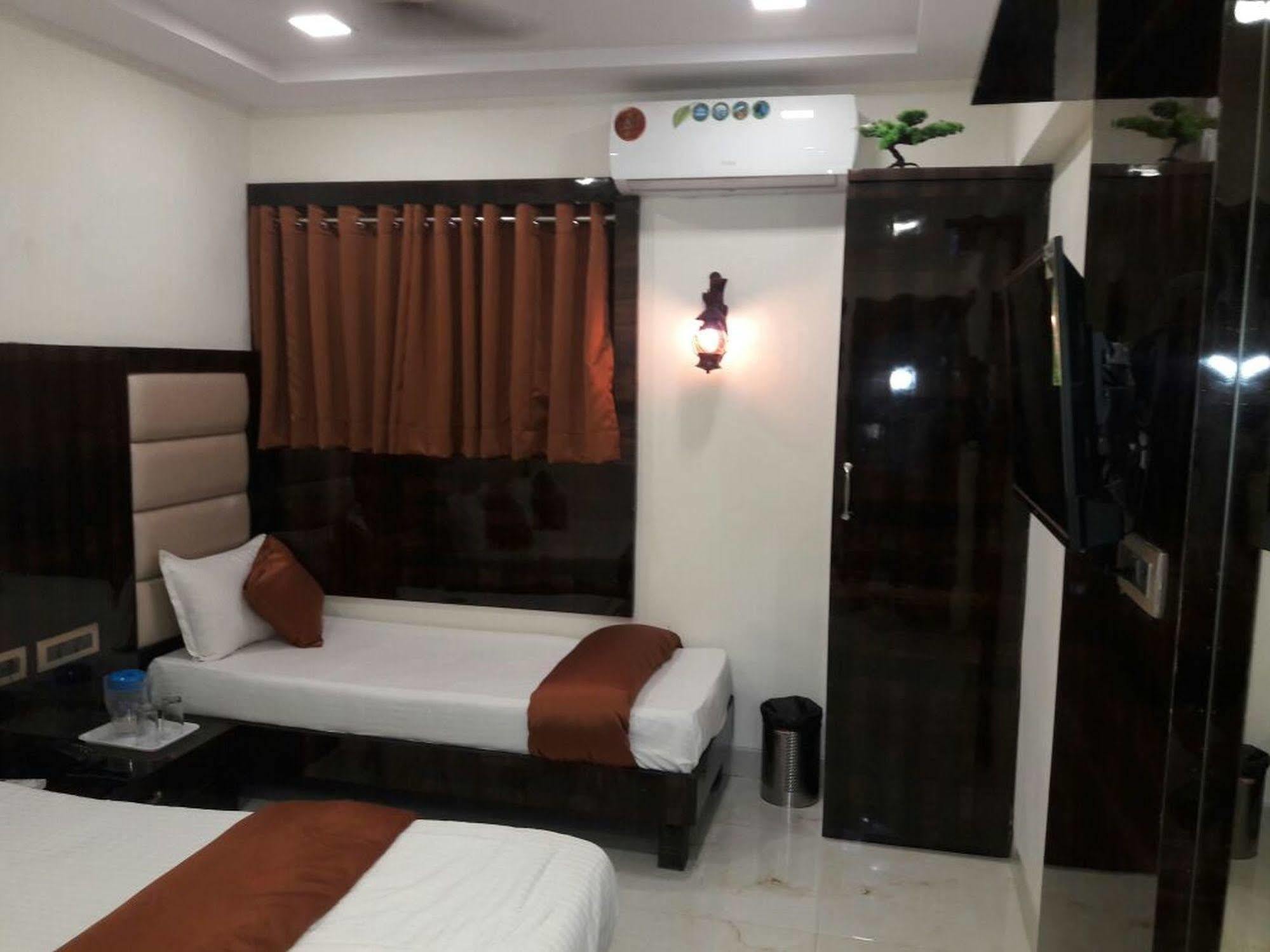 Hotel Karishma Mumbai Exterior photo